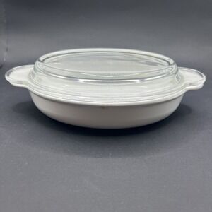 CORNING WARE  P-14-B  14 OZ.  WHITE CASSEROLE DISH W/ CLEAR GLASS LID P-14-C